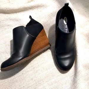 Heeled booties, size 6